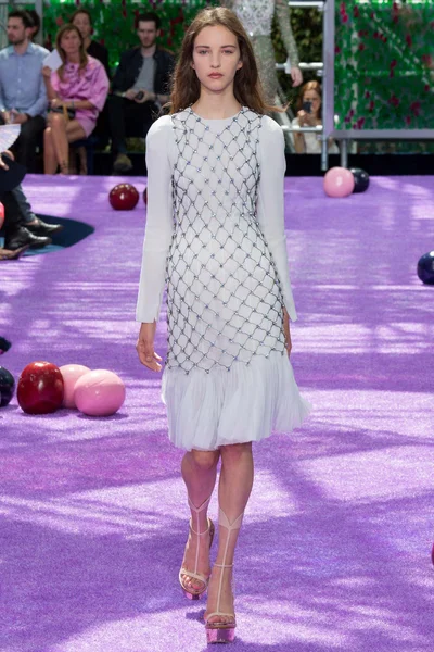 Look 37